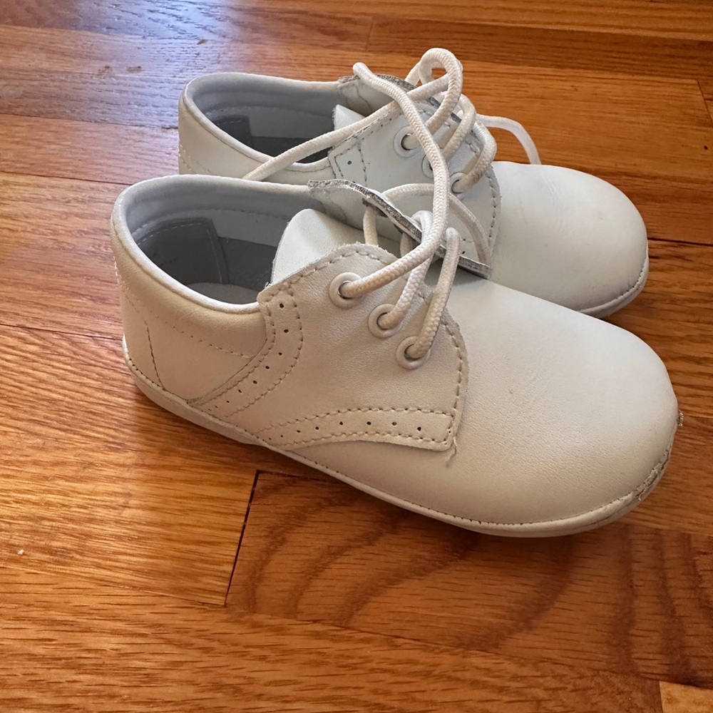 Angel Dear Classic White Kids Shoes size 6 - Picture 2 of 4